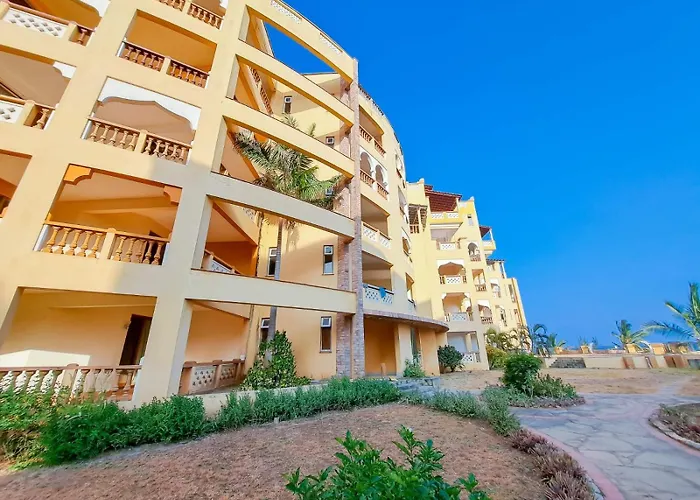 Cool Breeze Beachfront Apartments